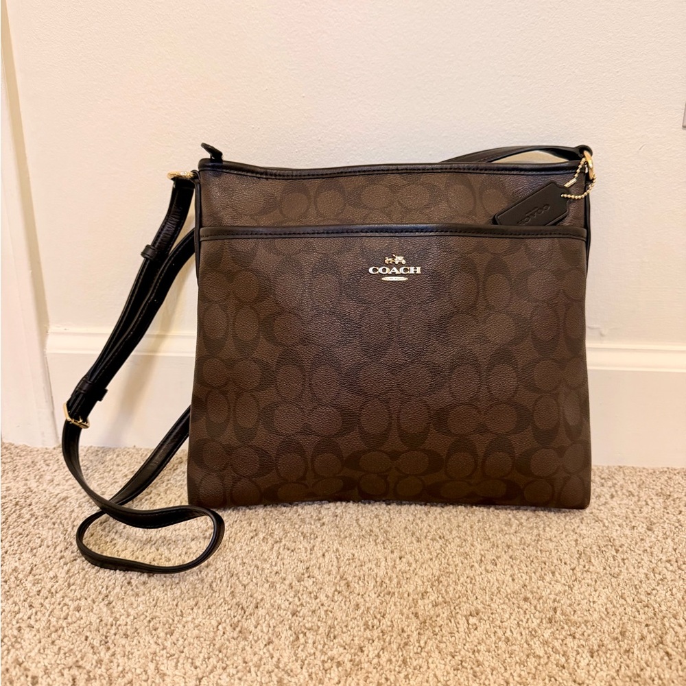 Coach Signature File Crossbody in brown and gold